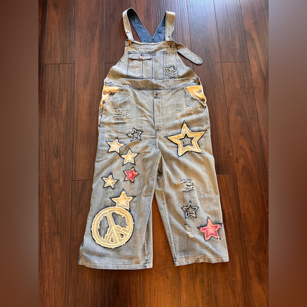 Blue velvet star and peace sign, appliqué overalls, size L, perfect condition